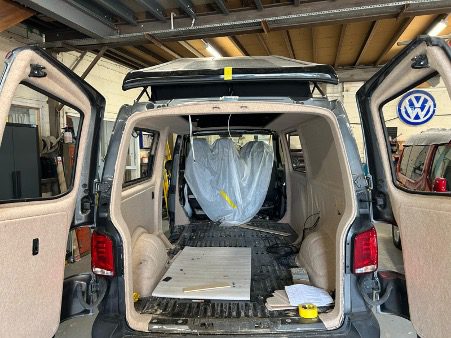 How to line, insulate and carpet a campervan by our lining specialist Bart