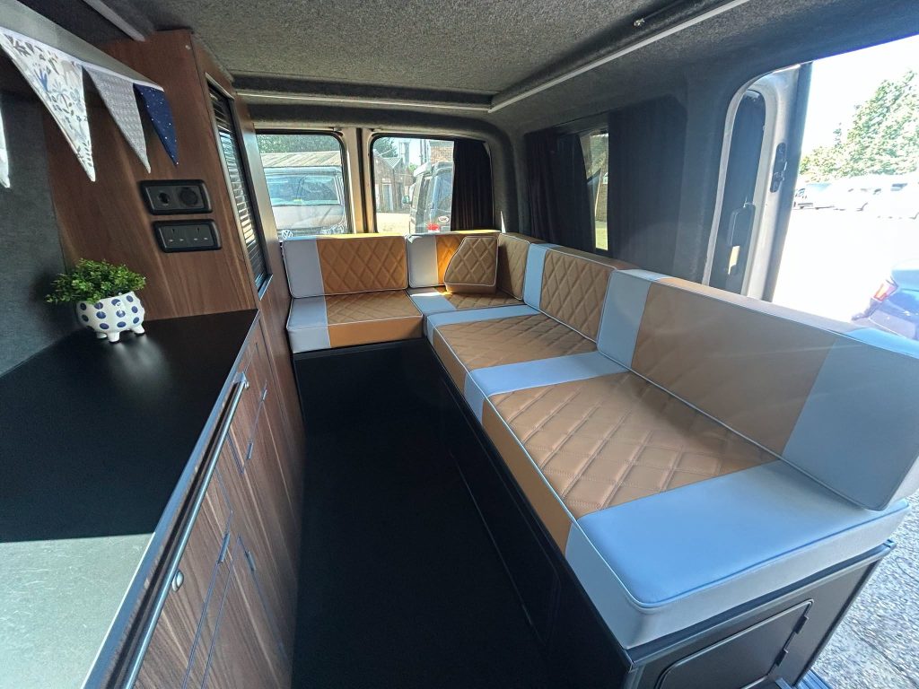 U AND L SHAPED CAMPERVAN SEATING.png